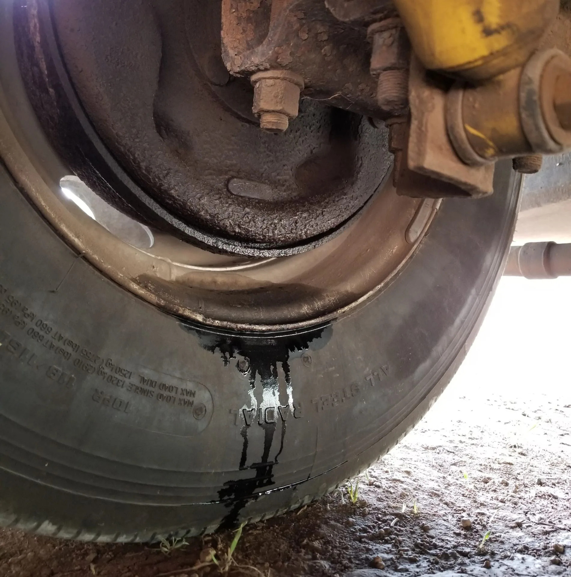 brake-fluid-leak